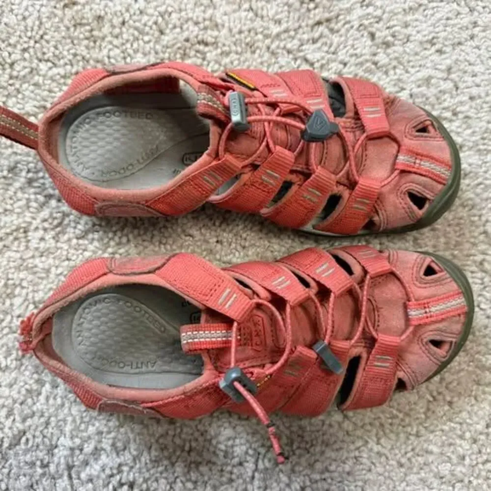 KEEN Clearwater CNX Sandals women size 6